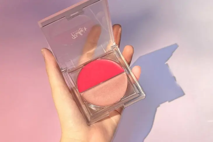 Kombinasi Blush On dan Highlighter