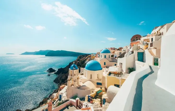 10 Tempat Romantis di Santorini, Yunani yang Hits dan Ikonik