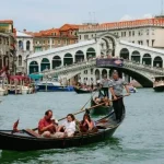 10 Kota Paling Romantis dan Ikonik di Italia: Destinasi Bulan Madu Berkesan